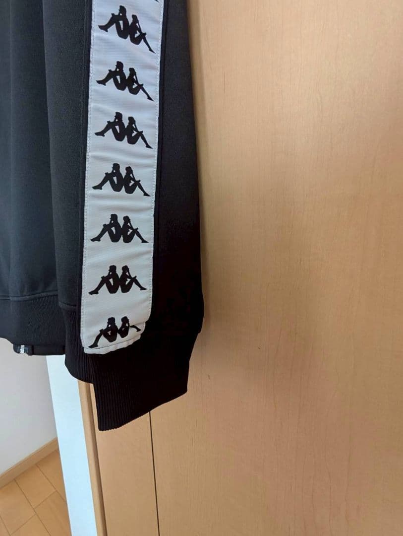 ジップアップジャケット ブラック　Ｌサイズ　kappa