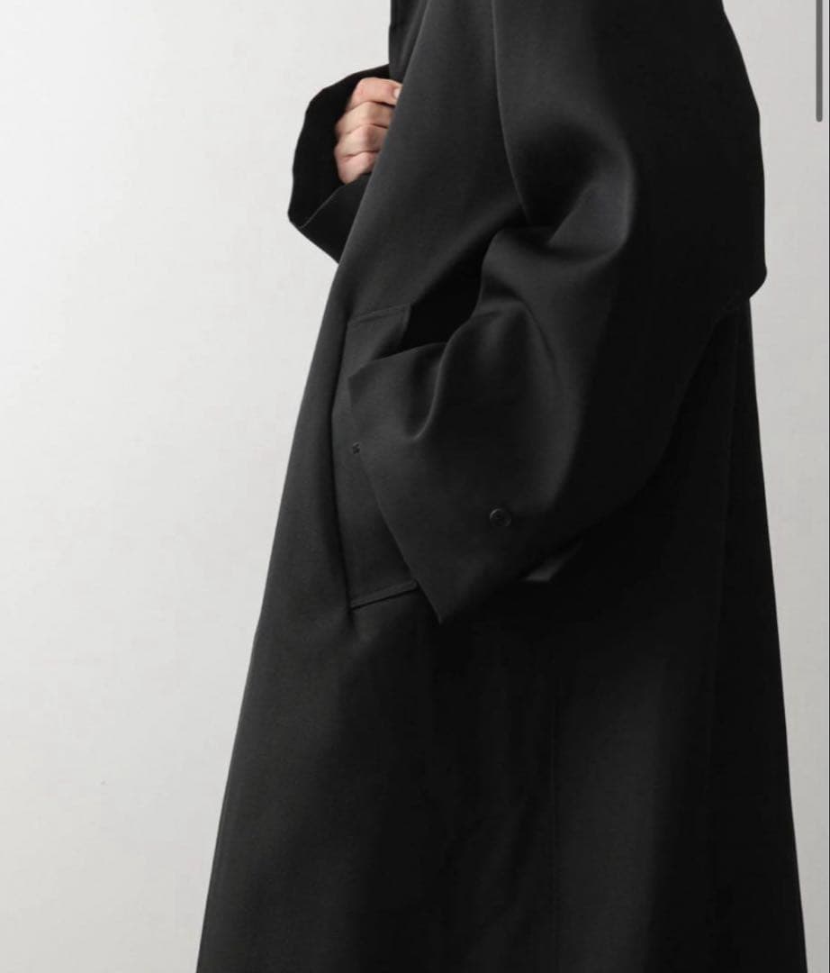 INTÉRIM HYPERBIG WOOLGABERDINE COAT 黒