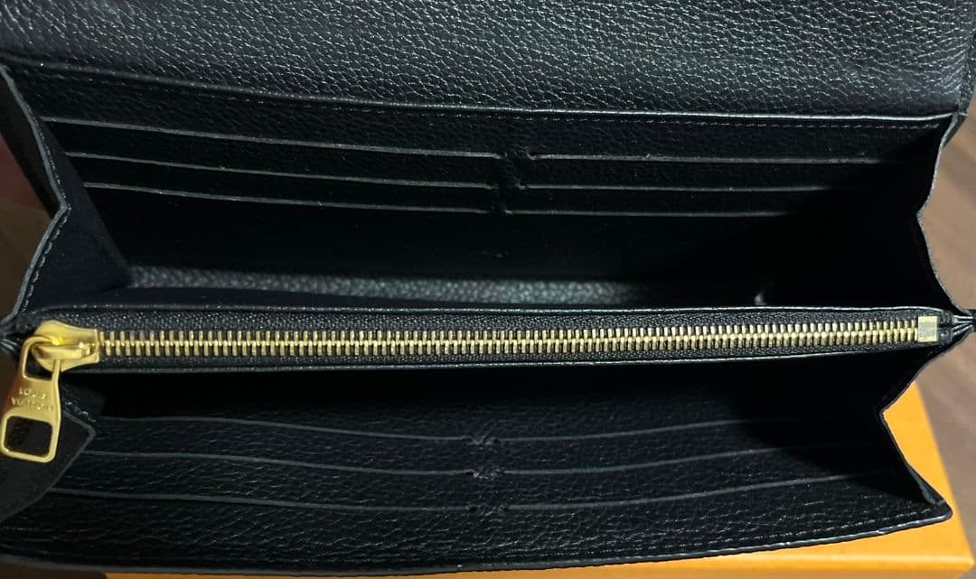 ルイヴィトン　フラップ長財布　アンプラント　ポルトフォイユサラ