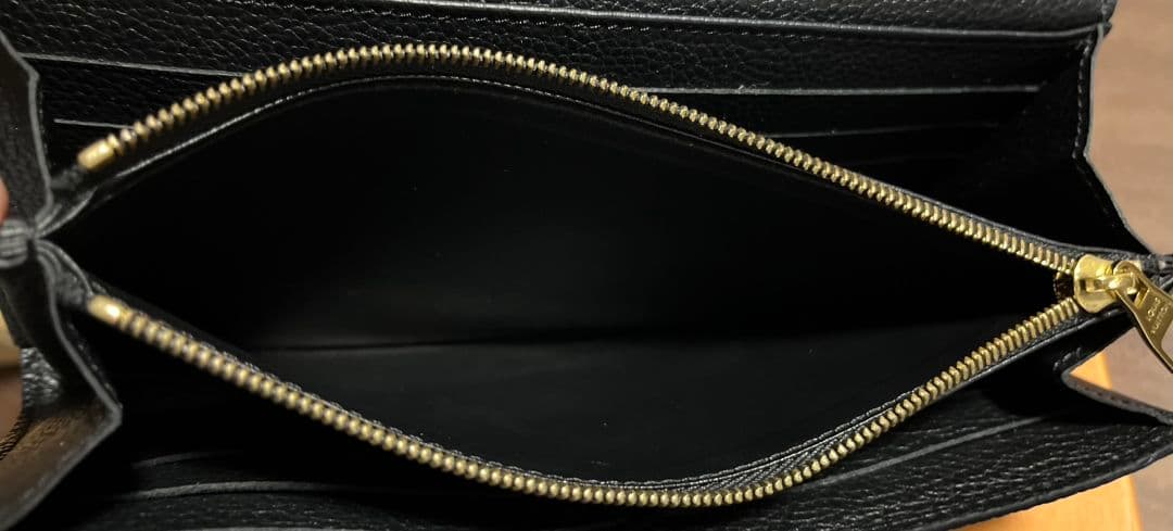 ルイヴィトン　フラップ長財布　アンプラント　ポルトフォイユサラ