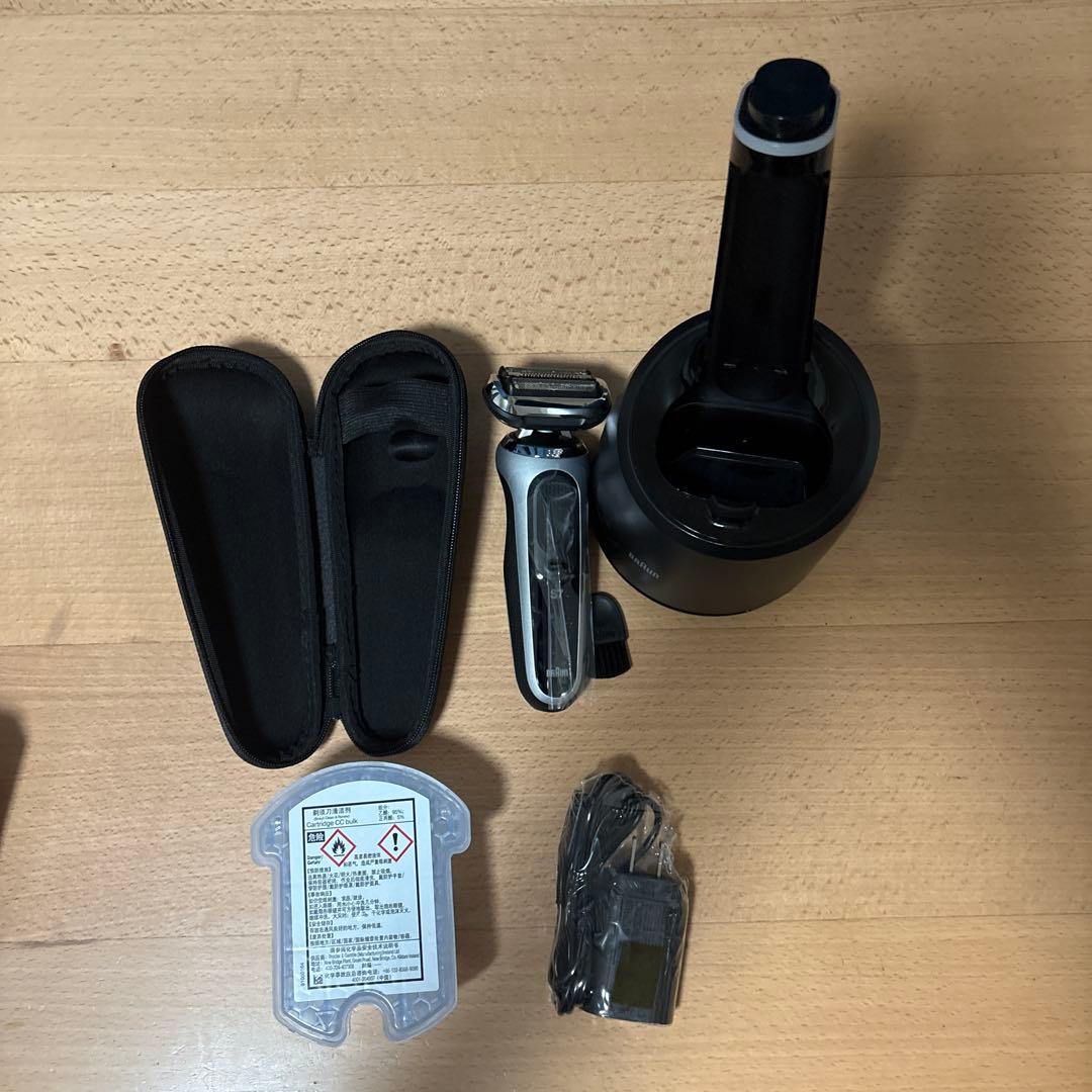 ブラウン シリーズ 7 70-S7001cc 洗浄機付き シェーバー シルバー