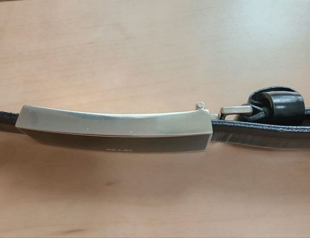 PRADA ブラック レザーベルト　レディース