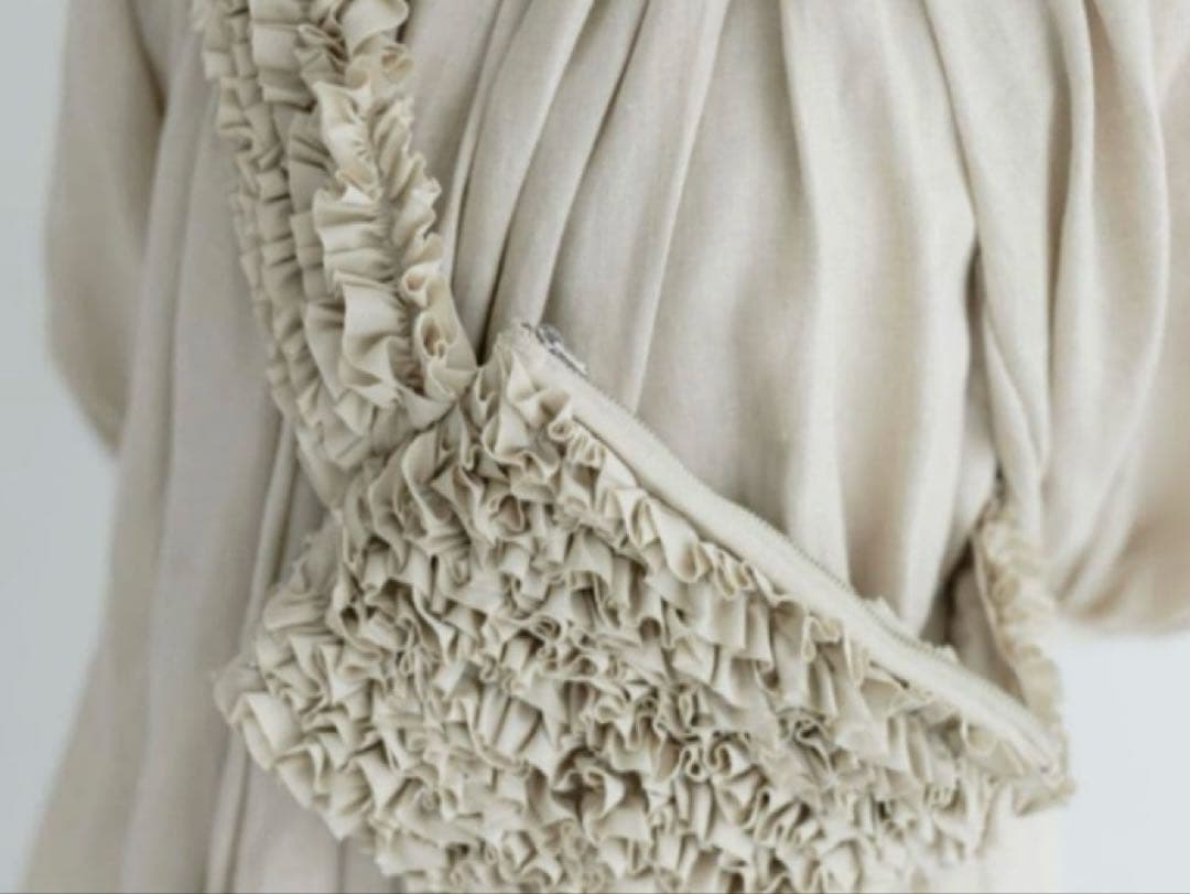 R&D.M.Co- FRILL BODY BAG フリルボディバッグ エクリュ