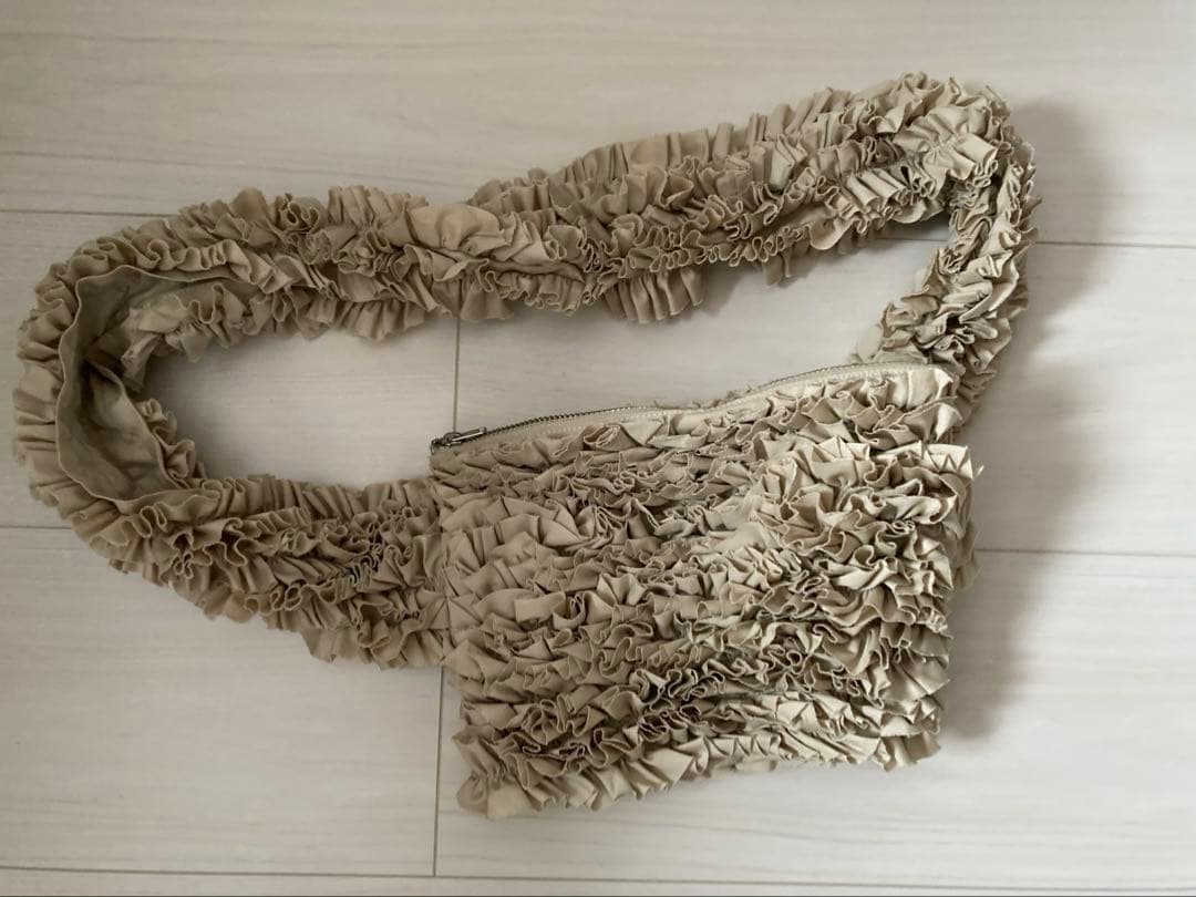 R&D.M.Co- FRILL BODY BAG フリルボディバッグ エクリュ