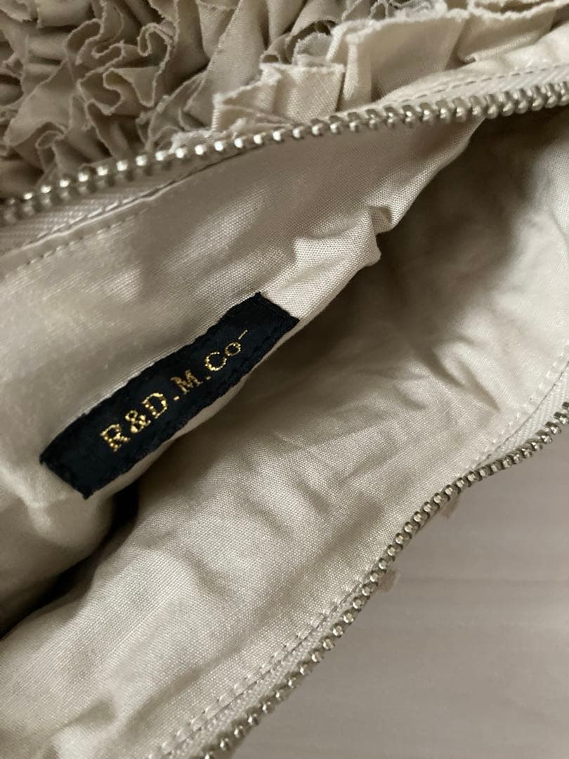 R&D.M.Co- FRILL BODY BAG フリルボディバッグ エクリュ