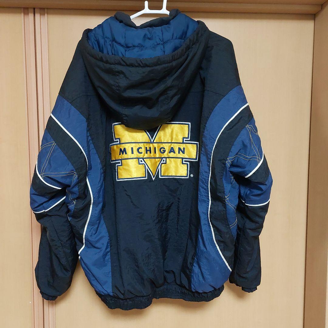 ミシガン大学　ウォームアップウェア
