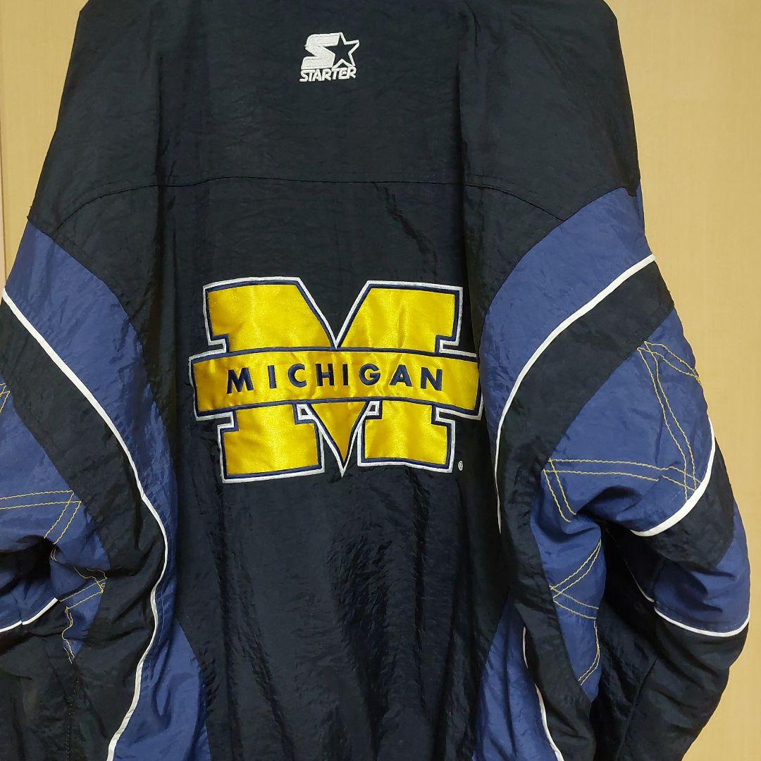 ミシガン大学　ウォームアップウェア