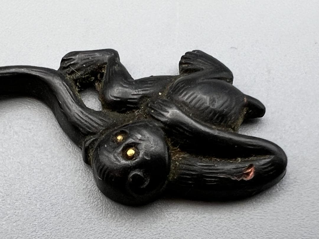 【海】江戸明治金工　長手猿図　金目　手彫　目貫一体　銅製鍍金　骨董品　箱付