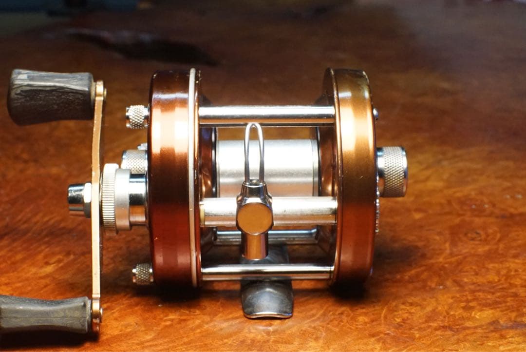 ABU アンバサダー 4000D メンテ済 フレーム修正済