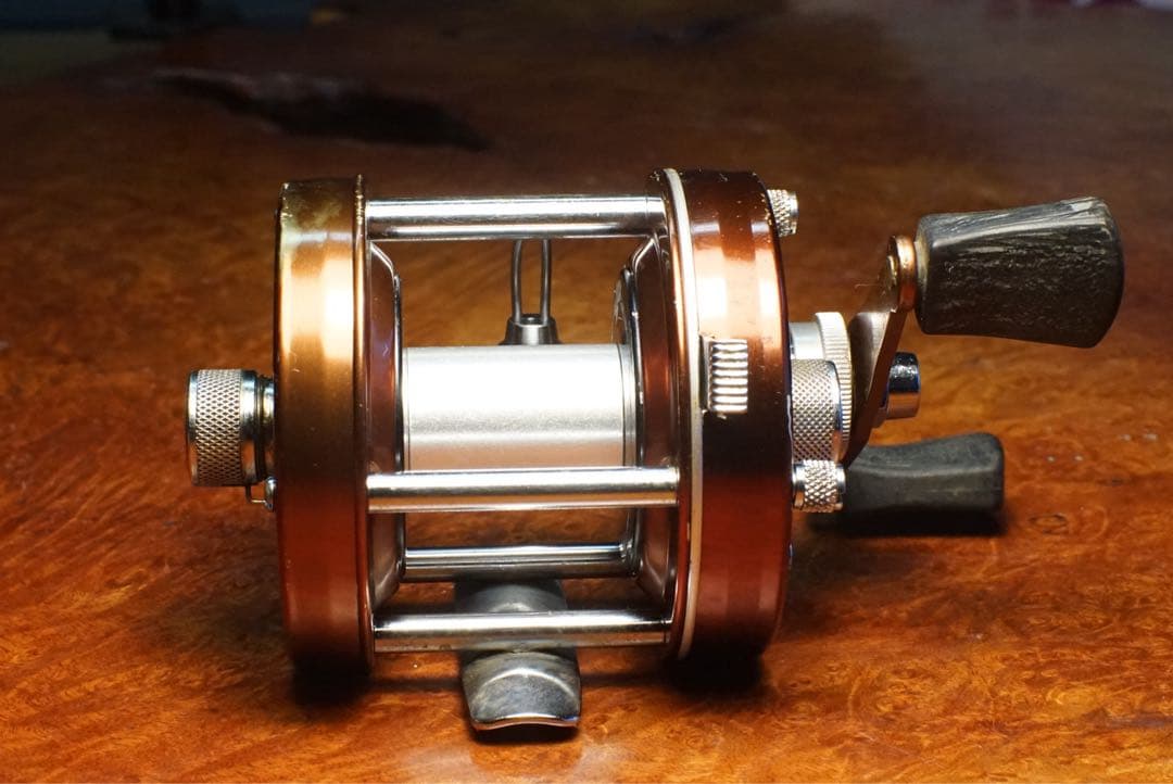 ABU アンバサダー 4000D メンテ済 フレーム修正済