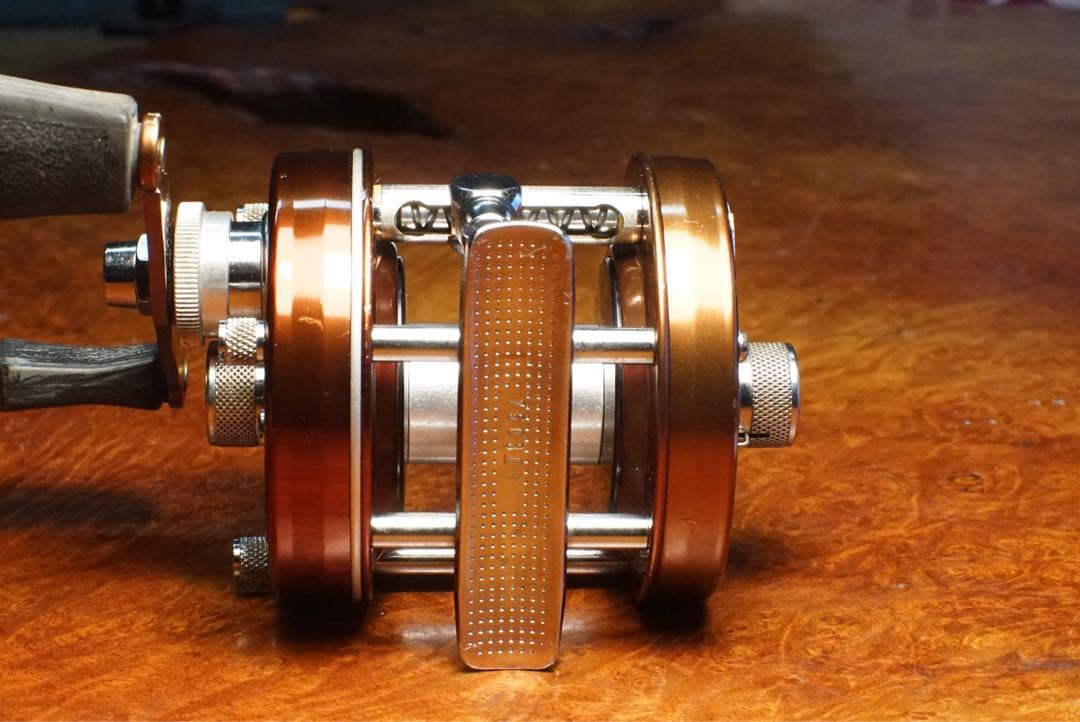 ABU アンバサダー 4000D メンテ済 フレーム修正済