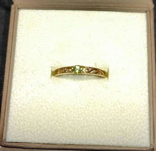 ミルフローラ（エステール） ペリドット透かし模様10金リング11号