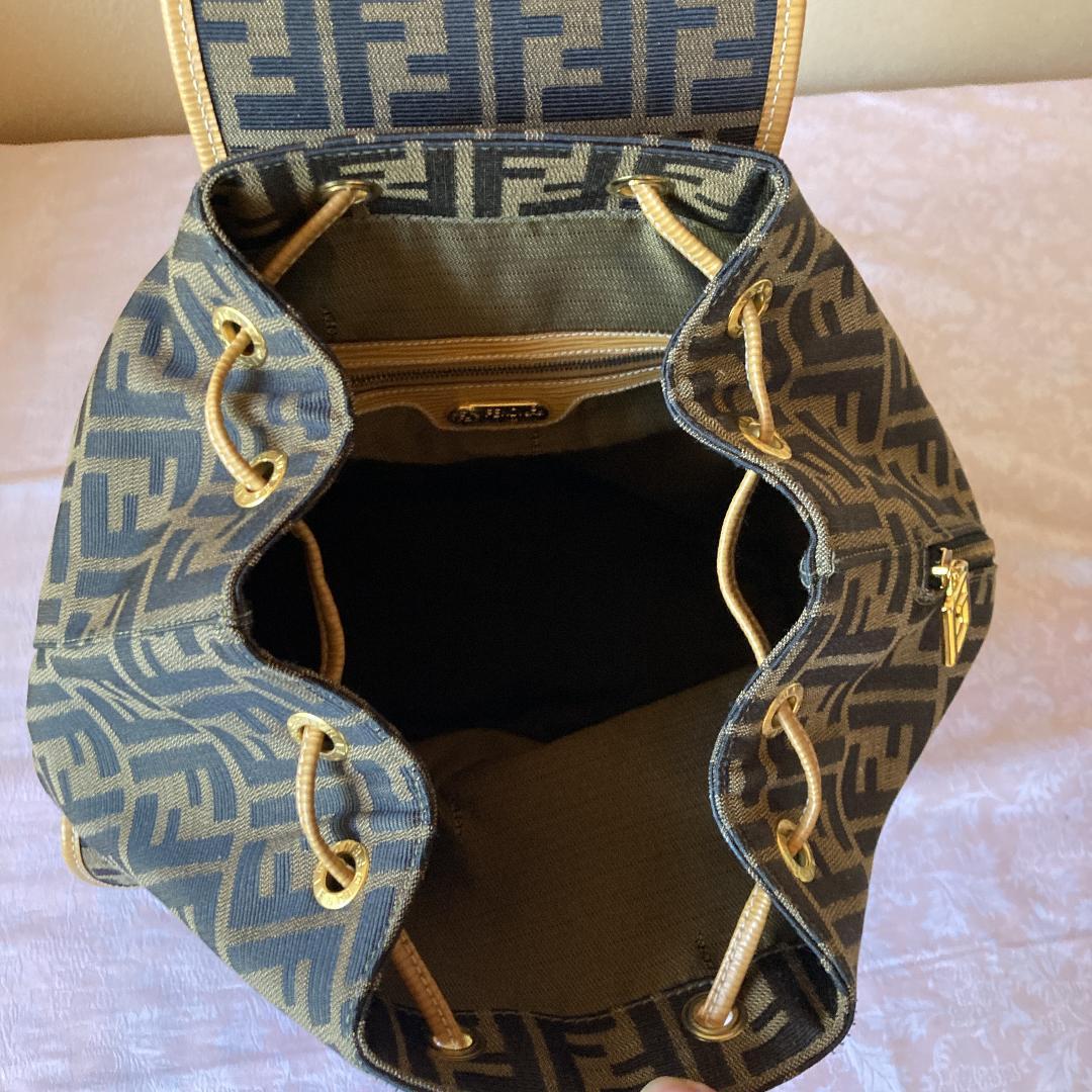 希少✨美品　FENDIフェンディ リュック バッグ バッグパック　ズッカ柄