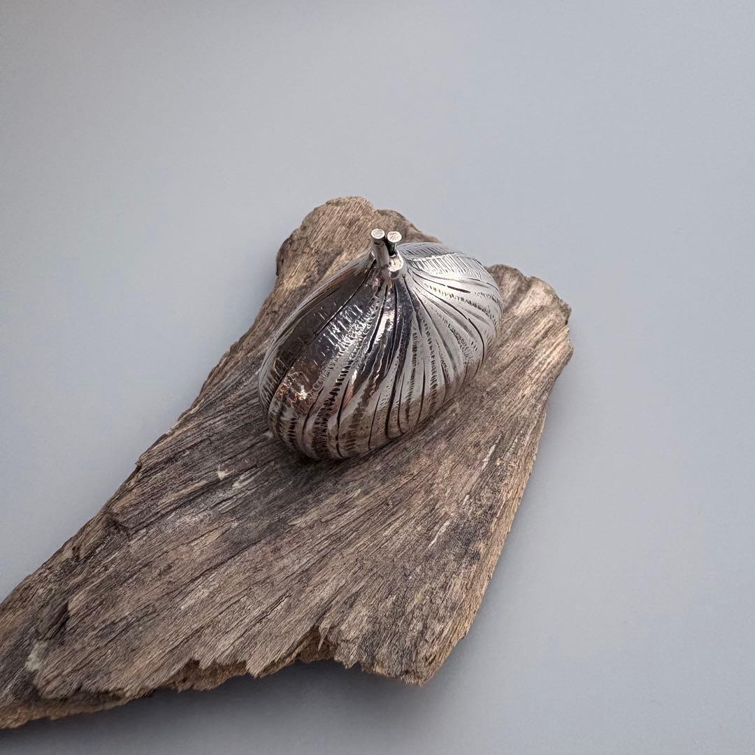 イタリア800純銀 毛栗の形をした小箱 シルバー製栗型小物入れ