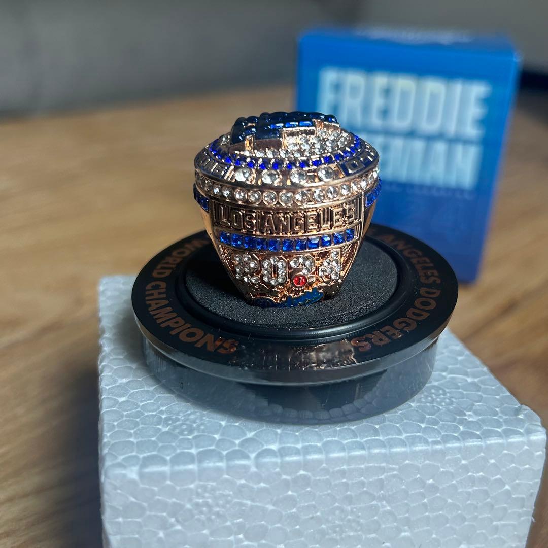 球場配布限定 ドジャース WSチャンピオンリング フリーマン - メルカリ
