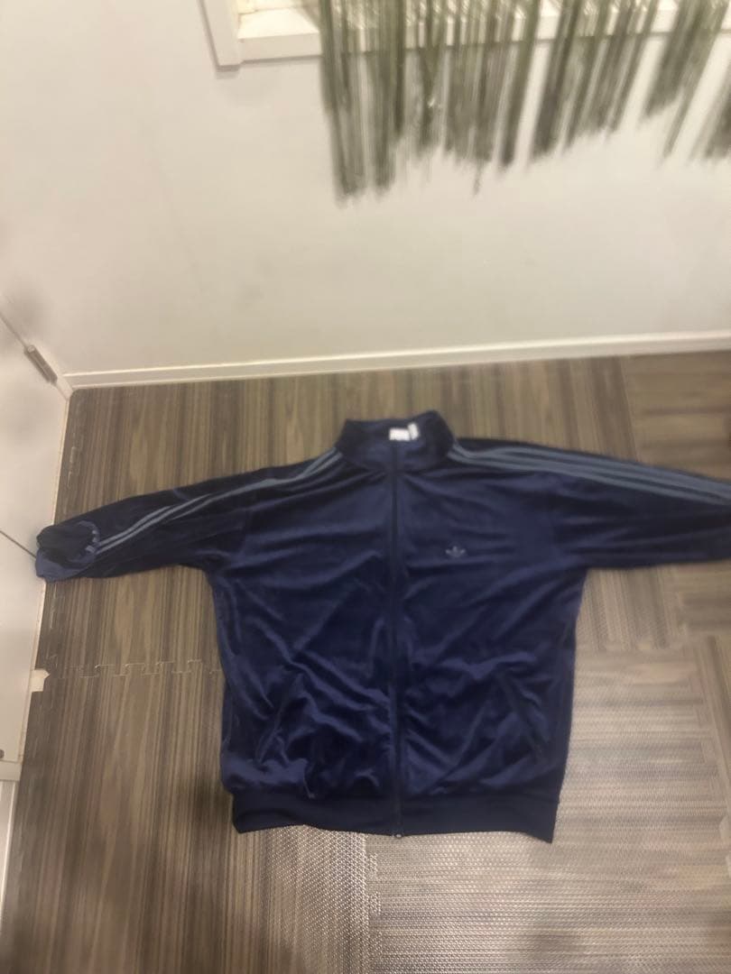 adidas ベロアセットアップ