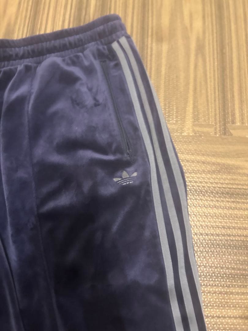 adidas ベロアセットアップ