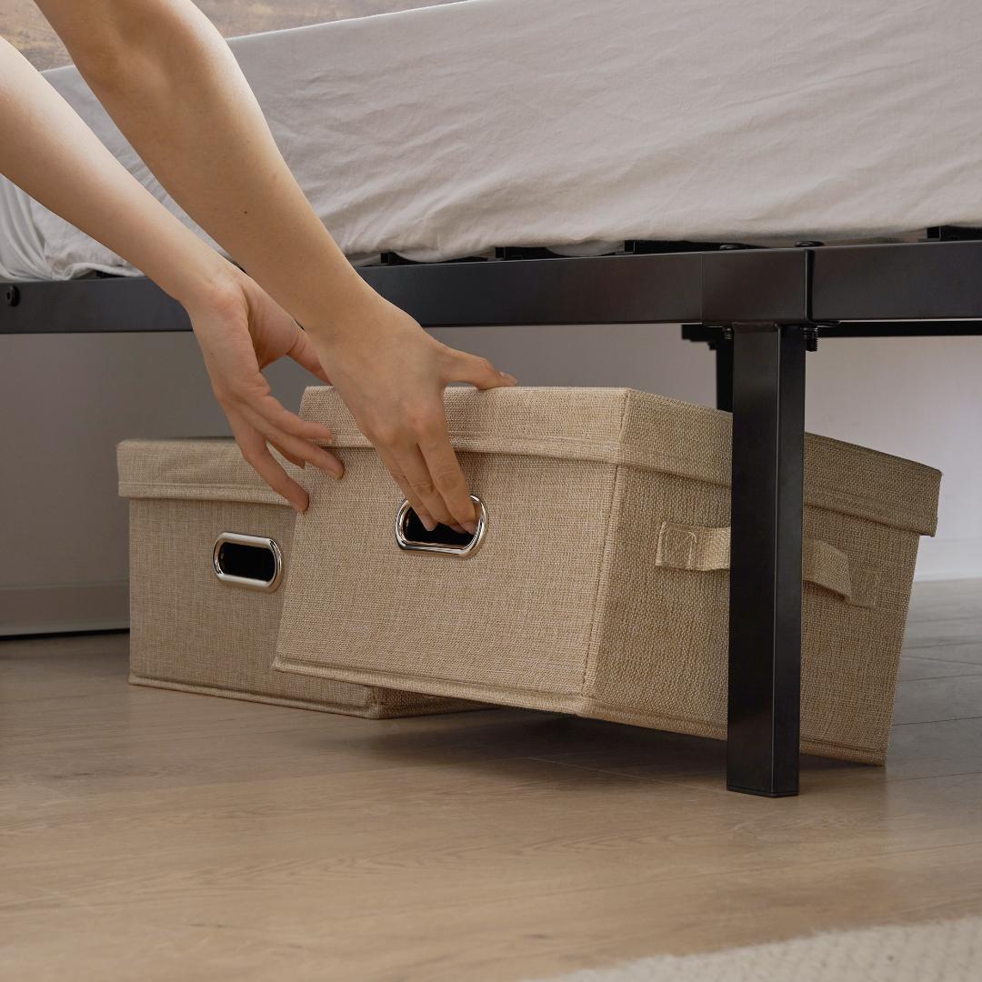 人気販売中！北欧風コンセント付きベッドフレーム　木製　ダブル（DOUBLE）