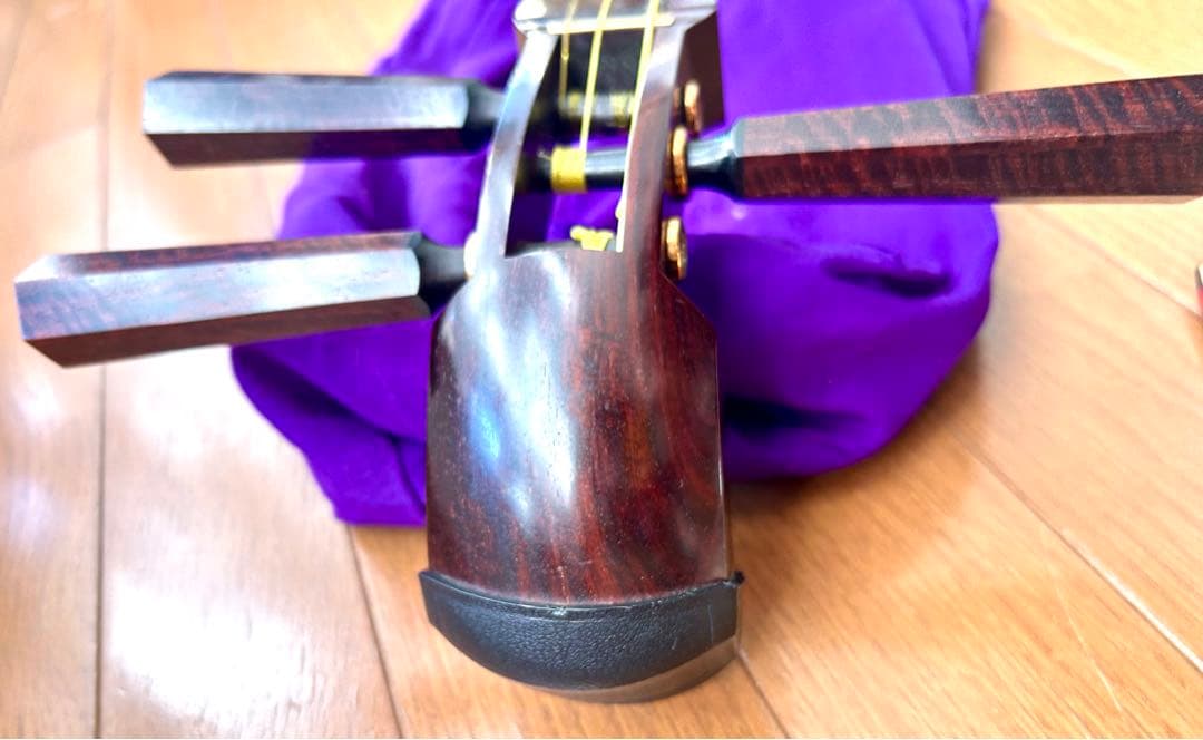 三味線 (穴あき)弦、笛、バチ、ケース付