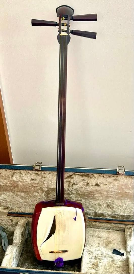 三味線 (穴あき)弦、笛、バチ、ケース付