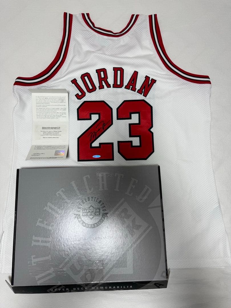 o*w様 【激レア】UPPER DECK マイケルジョーダン　直筆サイン入りユニ