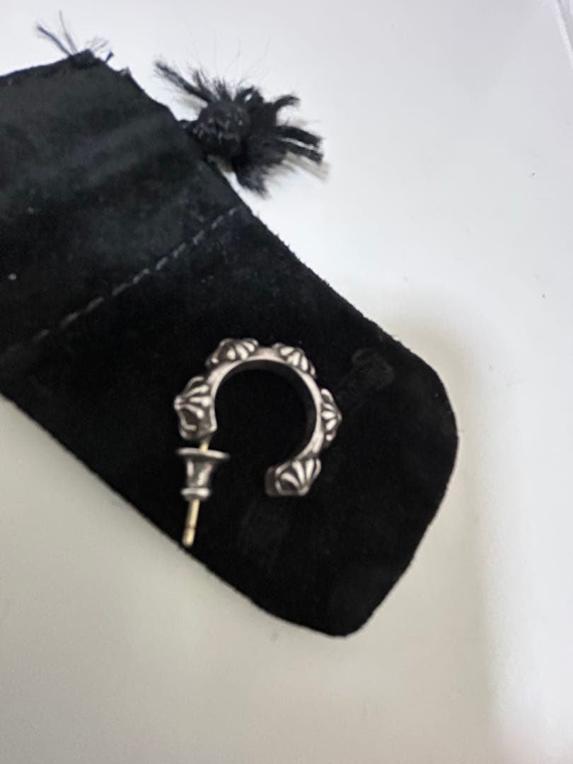 クロムハーツクロスバンドフープピアス(片耳用)