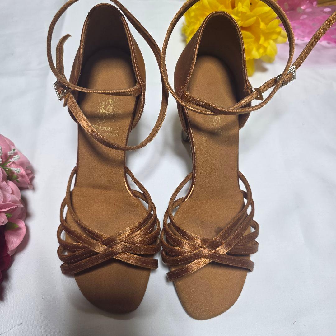 ブロンズ サテン ストラップ サンダル 中ヒール - メルカリ