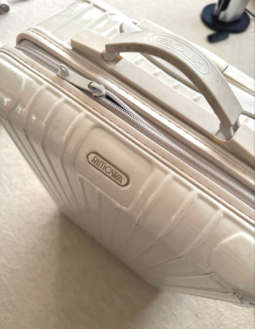 リモワ ユナイテッドアローズコラボ2輪 スーツケース アイボリー