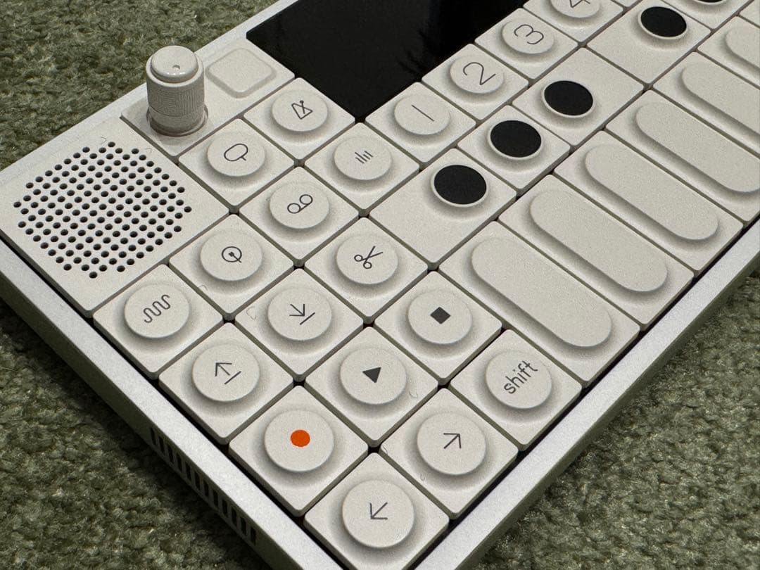 ゆ*ご様 【美品】teenage engineering op-1 field