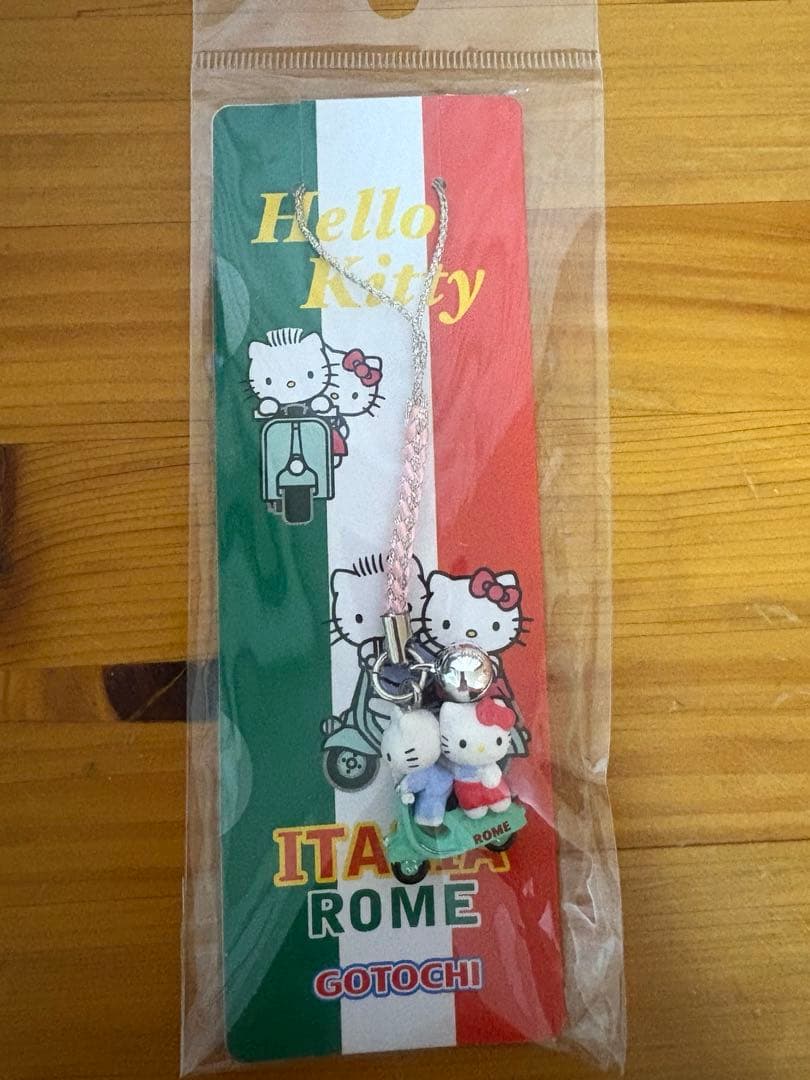希少品】ハローキティ イタリア・ローマ ストラップ - メルカリ