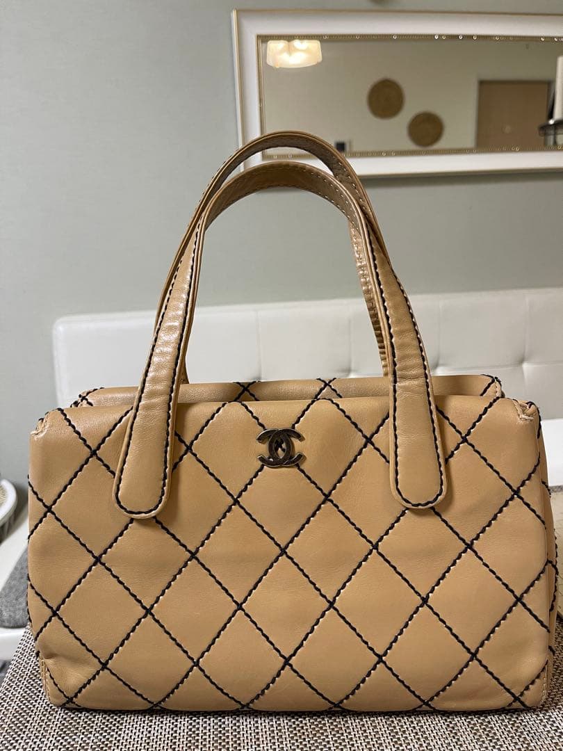 CHANEL ベージュ キルティング ハンドバッグ