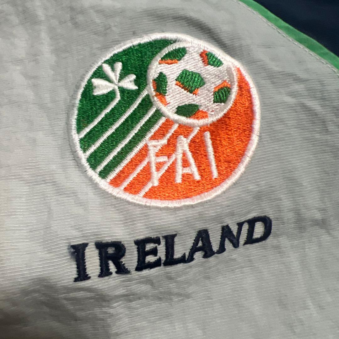 UMBRO アイルランド代表 ジャケット M程度 短丈