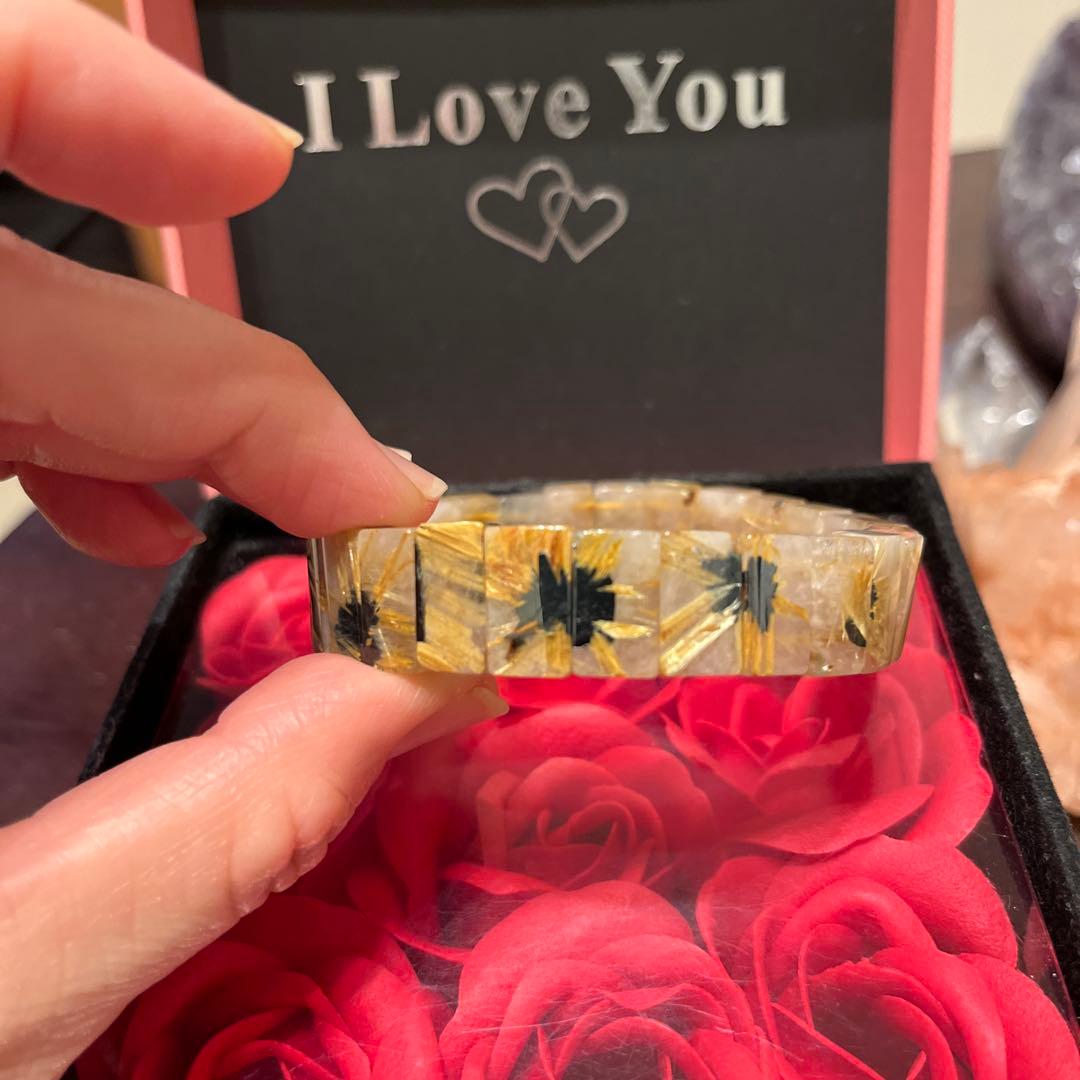 お値下げ！天然石ブレスレットタイチンルチルクォーツバングル　太陽放射ルチル