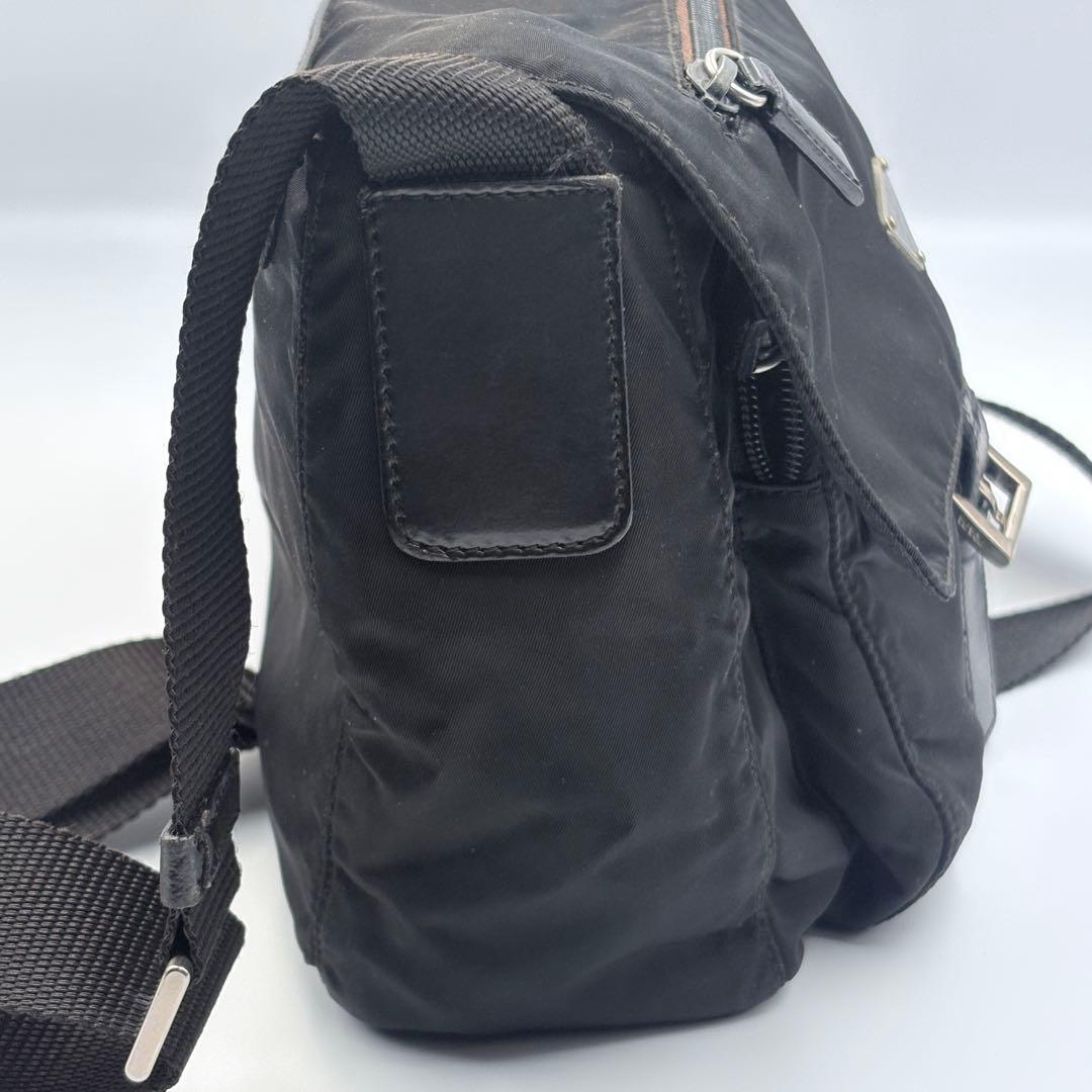 PRADAナイロンメッセンジャーバッグ VELA SPORT ブラック男女兼用
