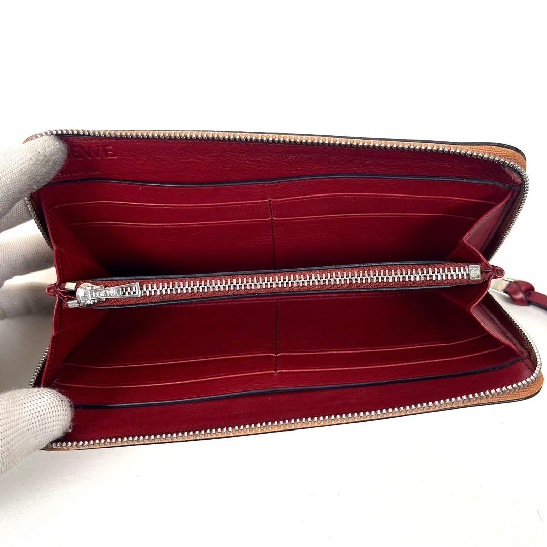 ロエベ　長財布　アナグラム　ラウンドファスナー　レザー　エンボスロゴ　極美品