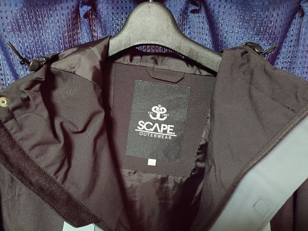 SCAPE(エスケープ) 　スノーボードウェア　unisex