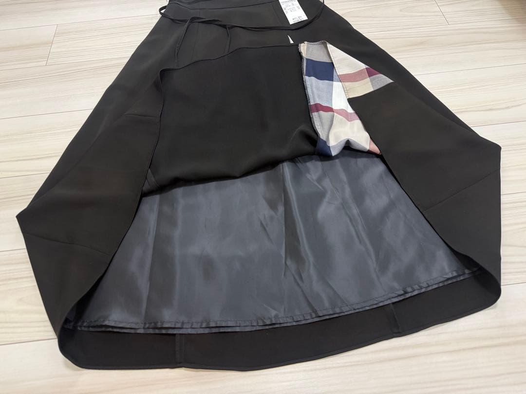 ブルーレーベルクレストブリッジ　スカート　ブラック　M 38