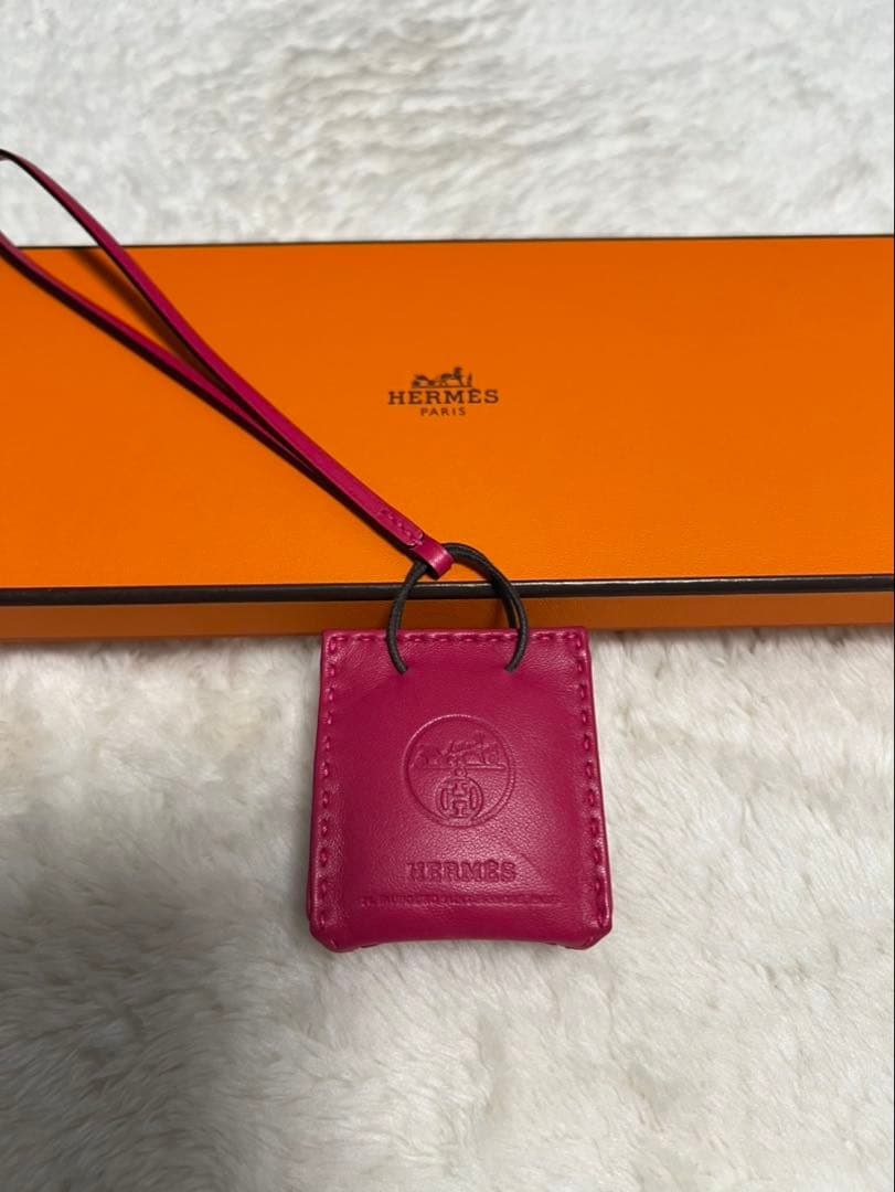 エルメス　チャーム　サックオランジュ　ローズメキシコ