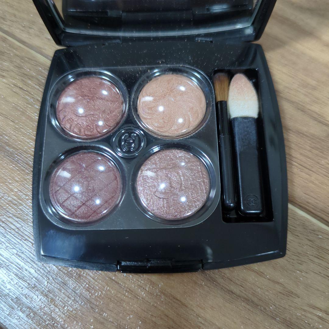 CHANEL アイシャドウ　219　レ　キャトル　オンブル　ブトンクチュール