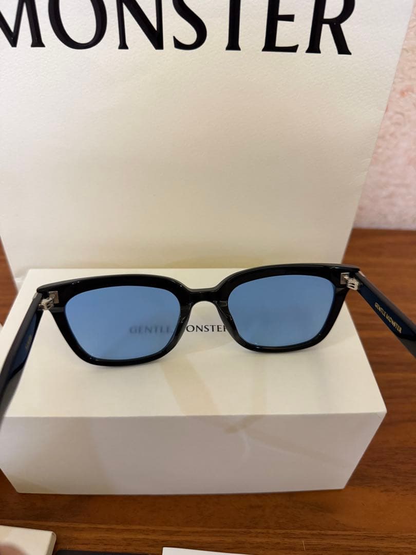 GENTLE MONSTER Numer サングラス