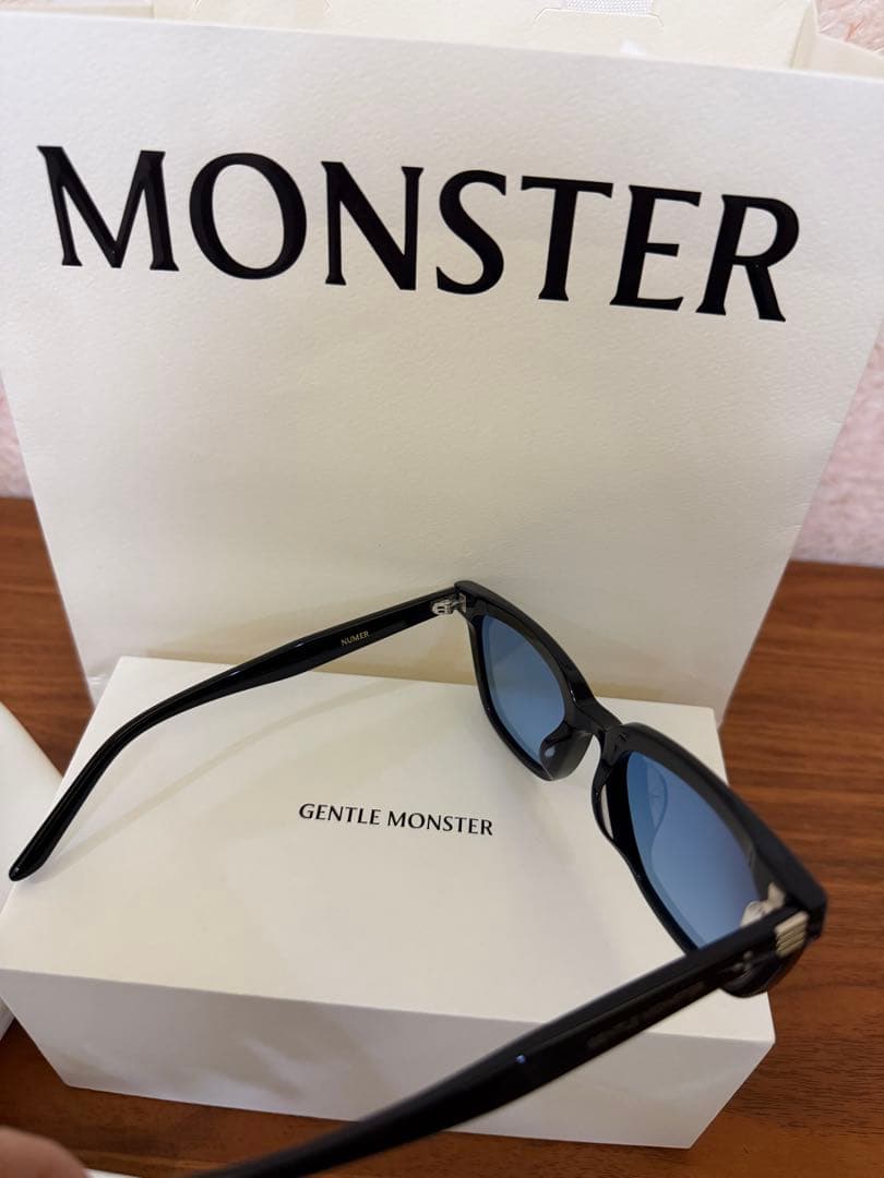GENTLE MONSTER Numer サングラス