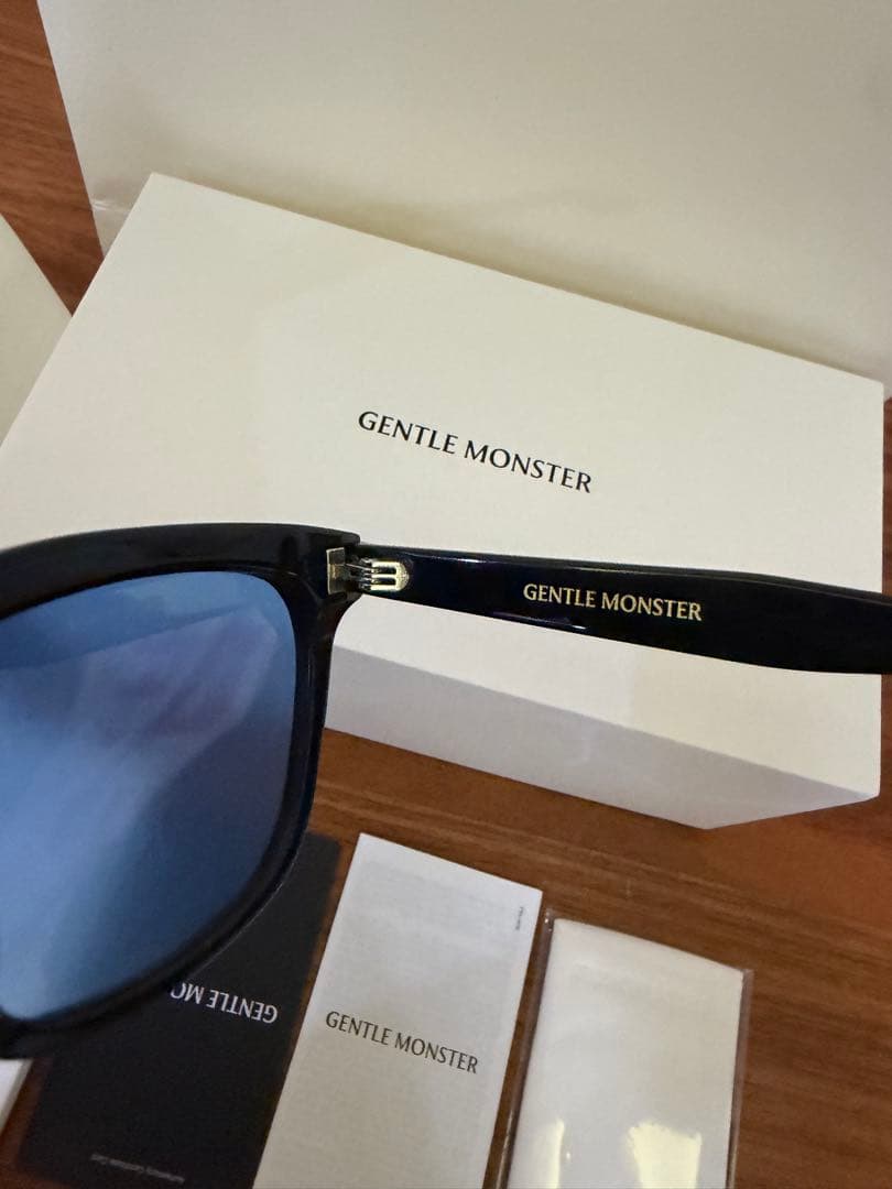 GENTLE MONSTER Numer サングラス
