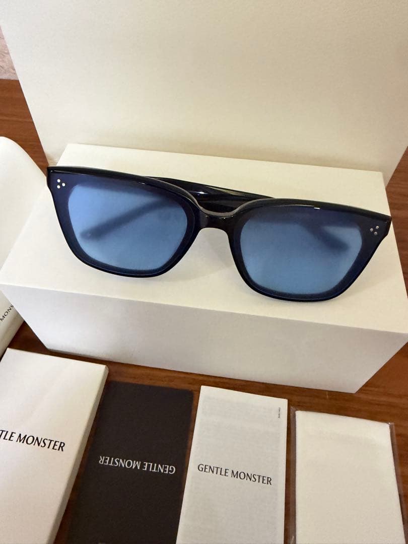 GENTLE MONSTER Numer サングラス