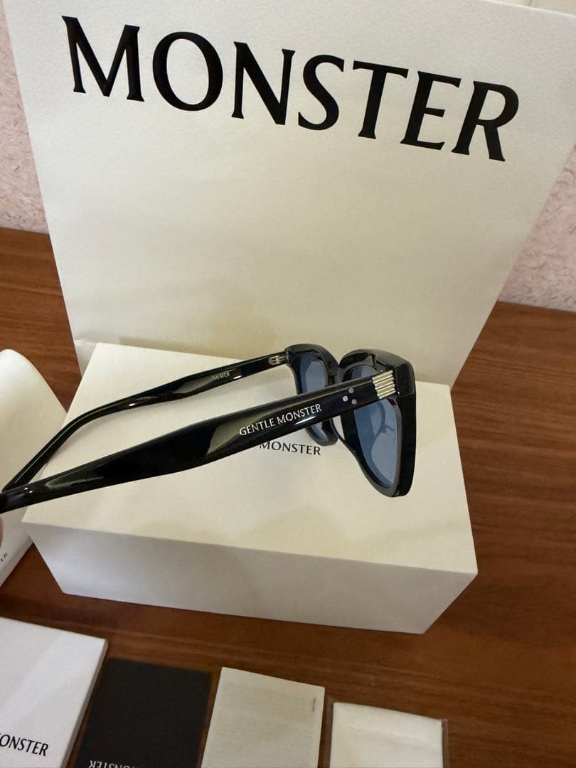 GENTLE MONSTER Numer サングラス