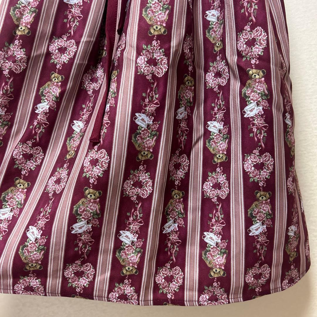 axes femme 青木美沙子 RosyBear柄　ジャンパースカート　ワイン