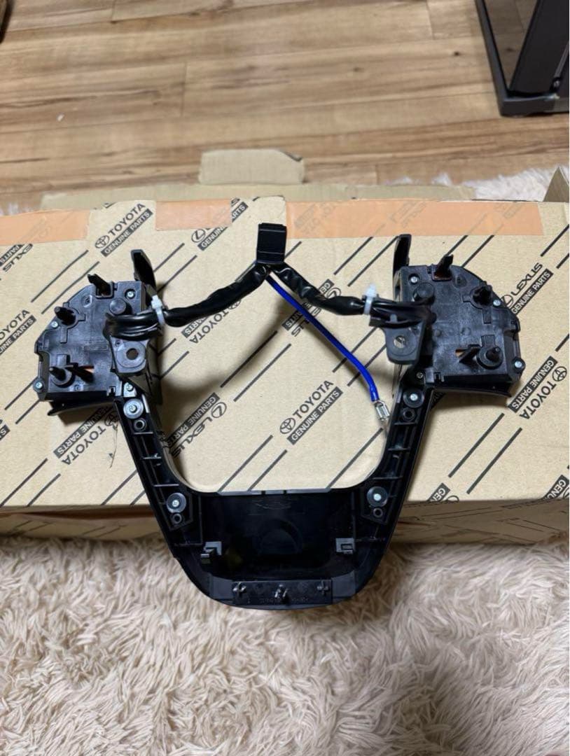 50 プリウス ステアリングスイッチ