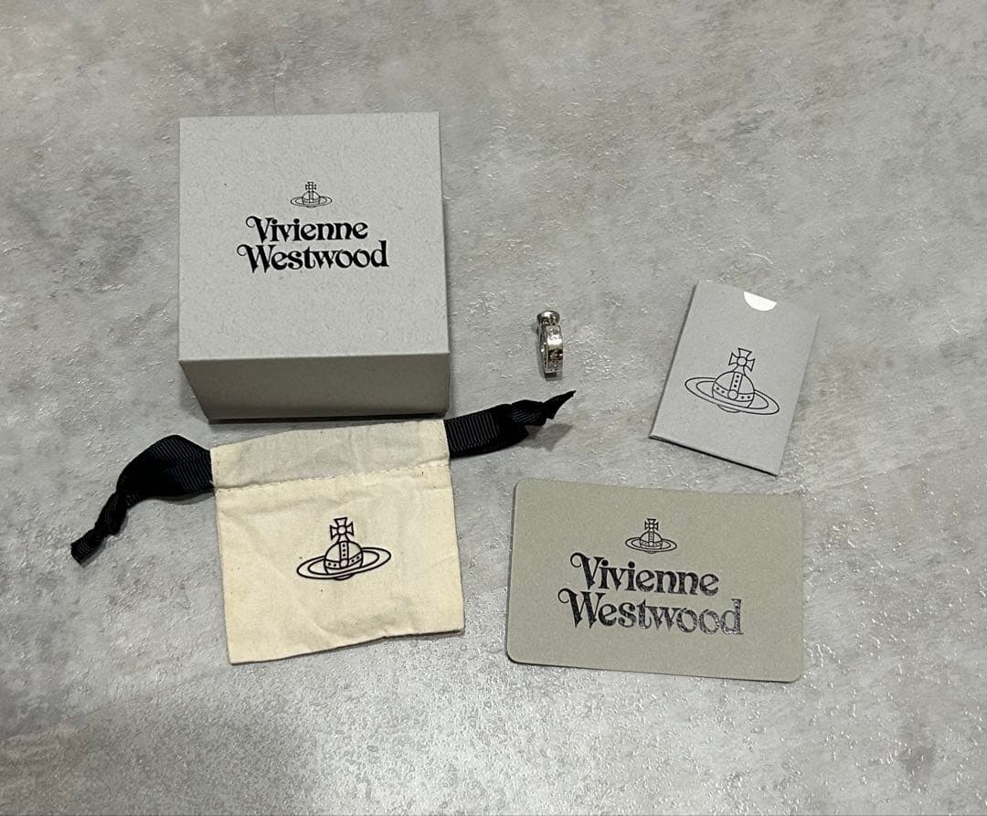 【土日限定値下中‼️】Vivienne Westwood シルバーピアス