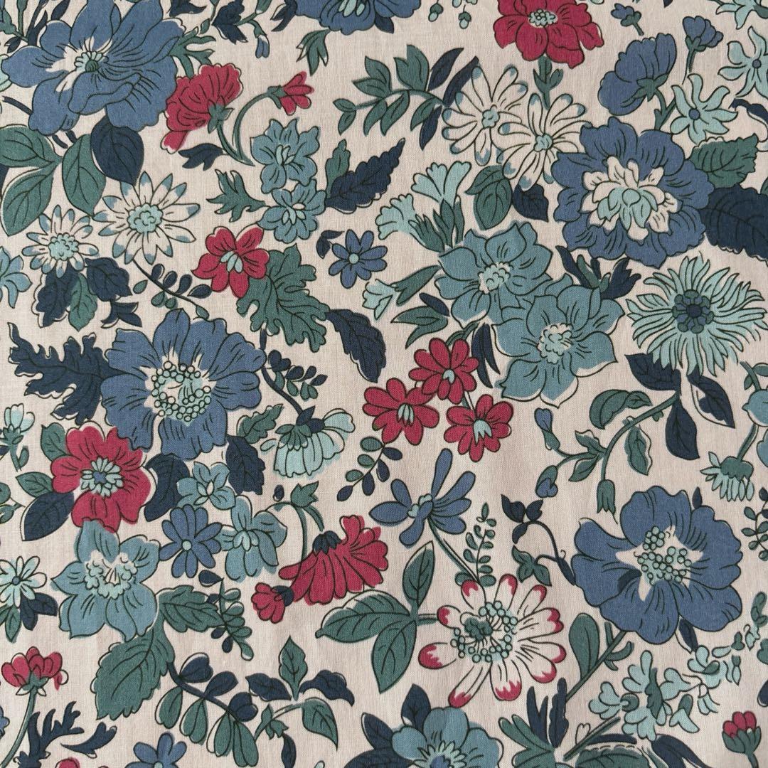 かち様 エプロン　 リバティタナローン Daisy MorisiaＤＵ