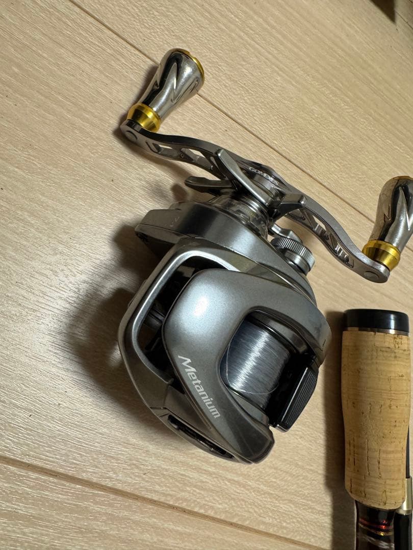 22メタニウム シャローエディション hg 右 カスタムハンドル