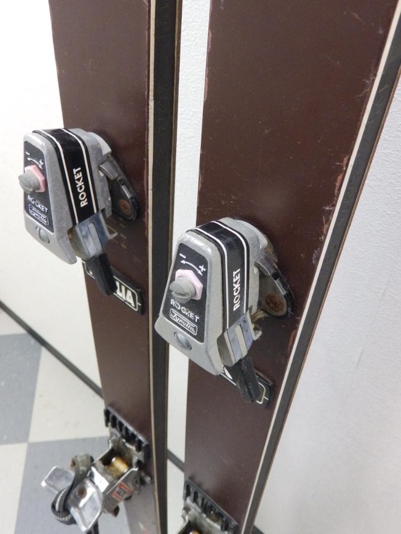 ROSSIGNOL STRATO 102 スキー板・ストック コンパーデル付き